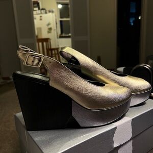 Elegant platform shoes